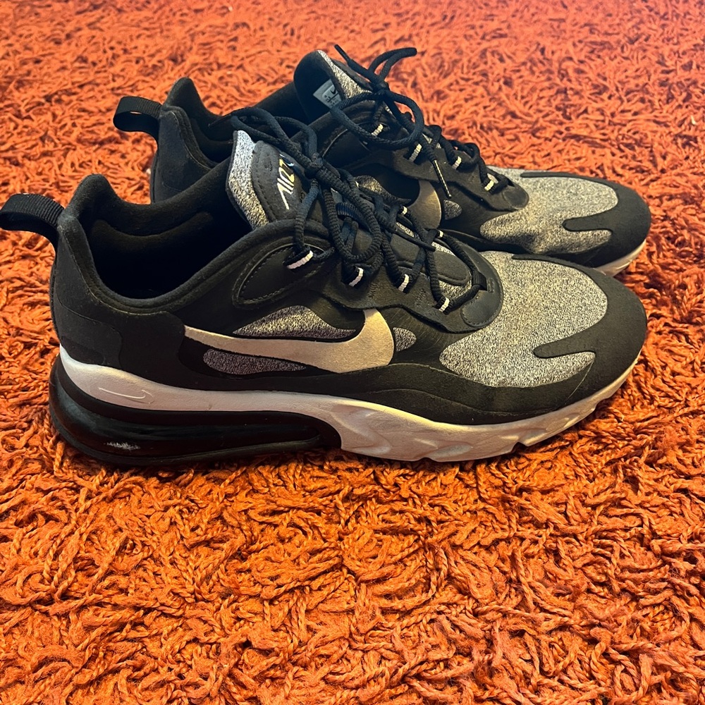 Nike Airmax 270 React